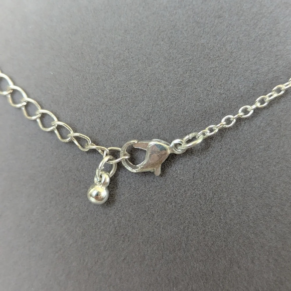 Red Rose Necklace- Floral red roses- Silver Tone- Costume Jewelry- Ornate - Picture 6 of 7